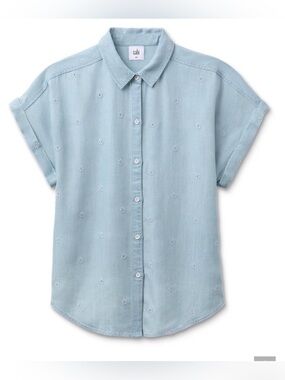 CAbi Petal Stitch Top. Medium. NWOT. Embroidered Button-Down Shirt